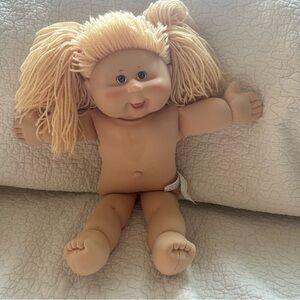 Vintage Cabbage Patch Kids Doll Blonde Yarn Hair Signed Xavier Roberts 2004